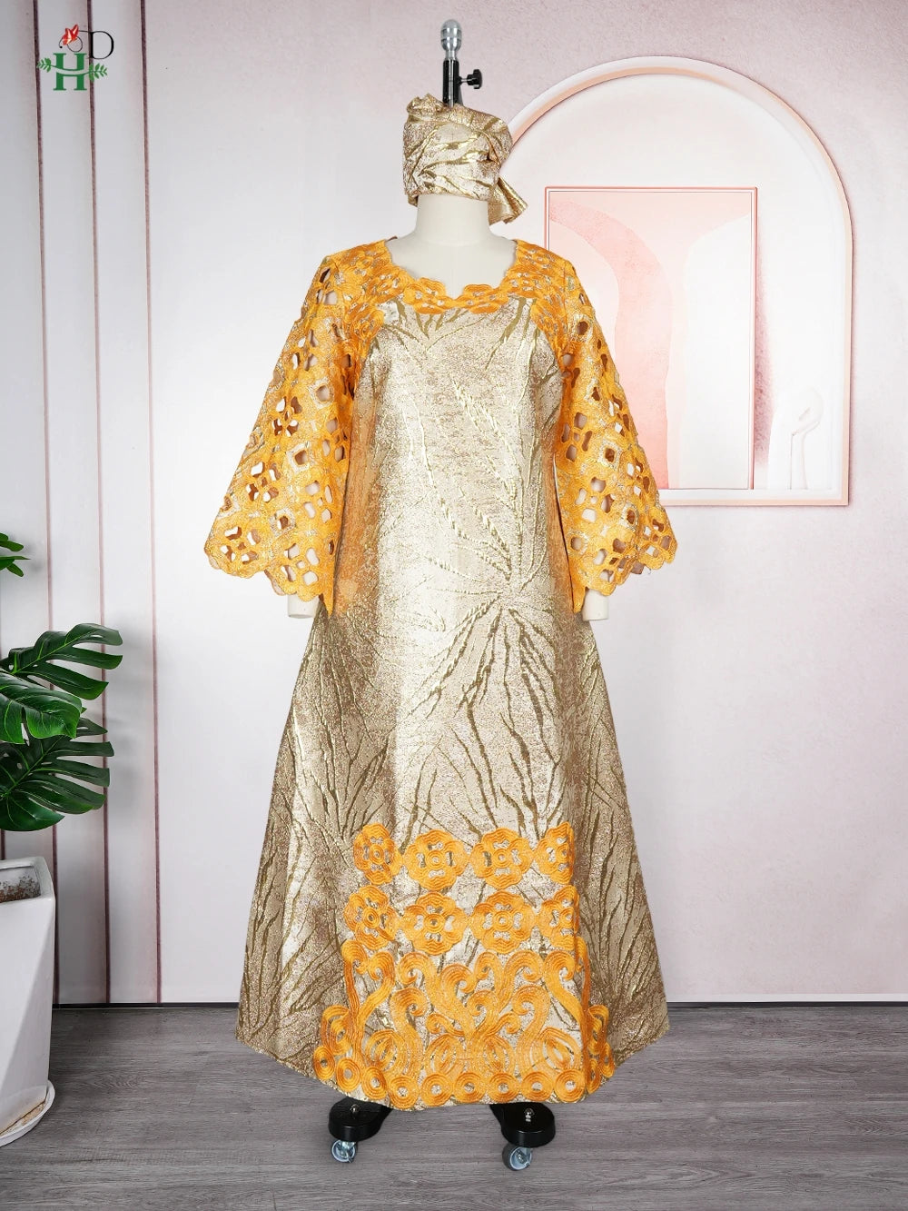 Robes africaines pour couple, tenues assorties or pour femme et homme, broderie traditionnelle Bazin Riche, robe turque, robe de mariage, robe de fête