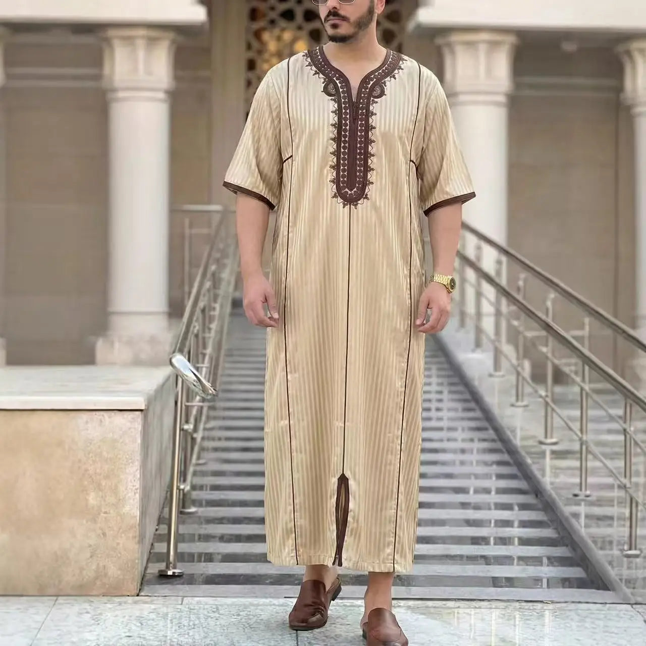 Gandoura marocaine pour hommes musulmans, thobe ample à manches courtes, broderie magnifique, vêtements traditionnels islamiques confortables pour hommes, pour les fêtes