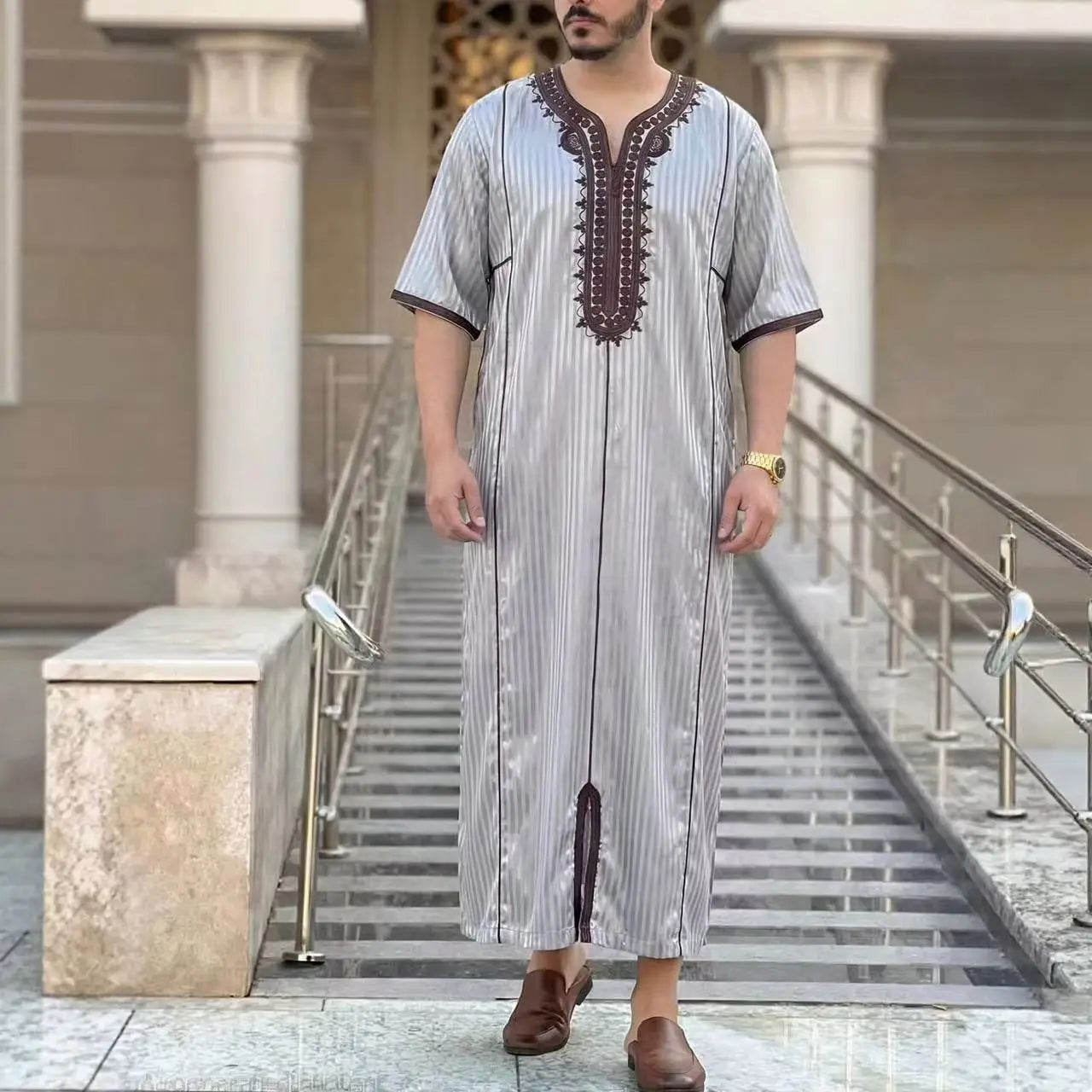 Gandoura marocaine pour hommes musulmans, thobe ample à manches courtes, broderie magnifique, vêtements traditionnels islamiques confortables pour hommes, pour les fêtes