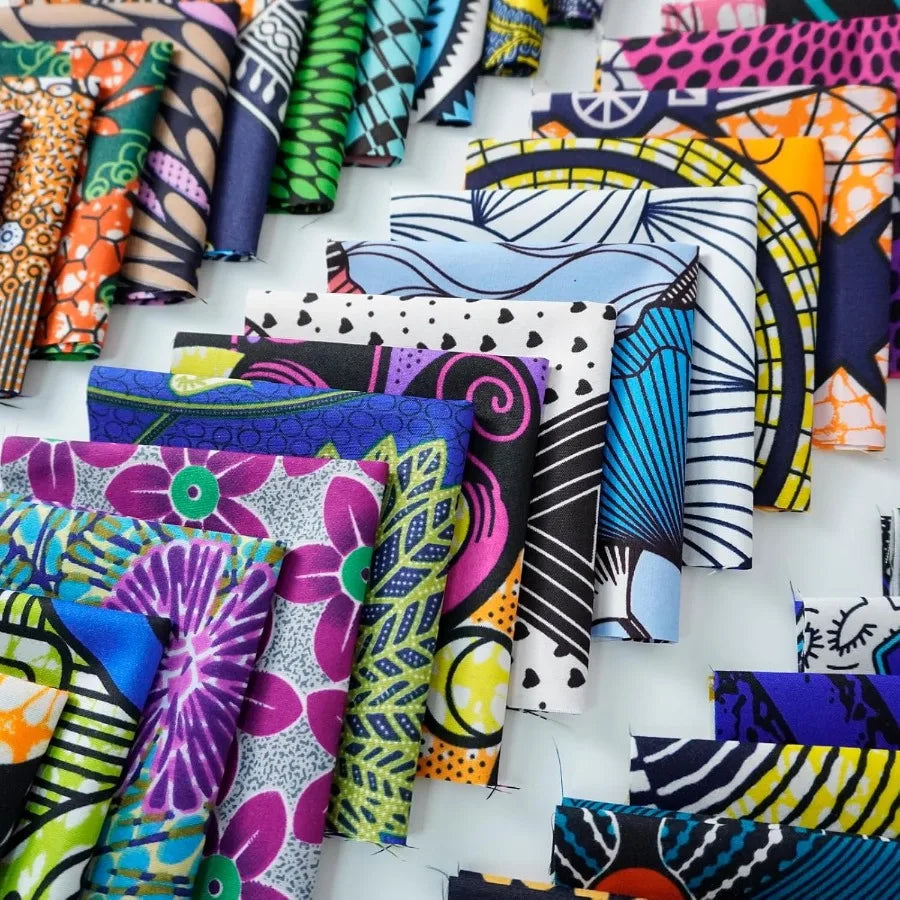 50 Pièces de Tissu Africain Imprimé Wax à Motifs Ethniques Pré-découpés pour la Couture, le Patchwork et les Projets Artisanaux, 3,9*3,9 Pouces